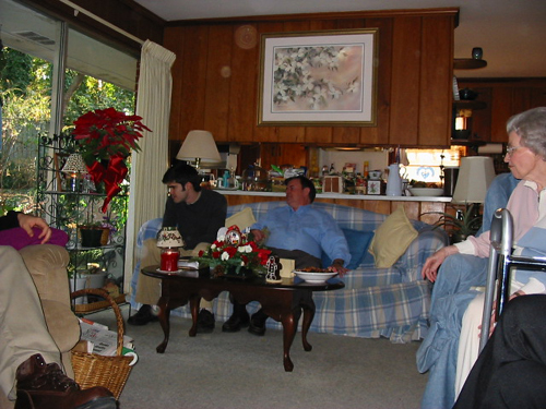 2003 12 Donna's Den