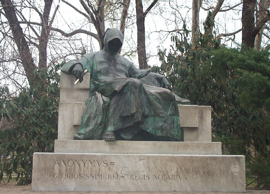 statue1