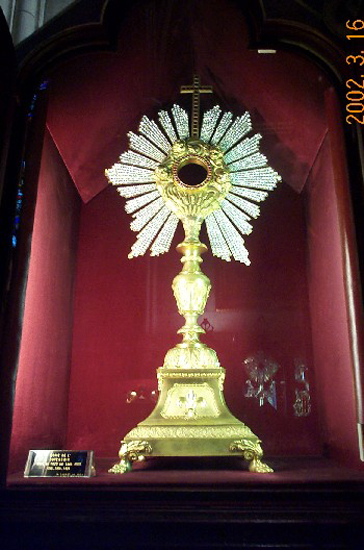 11 Jewls inside Notre Dame
